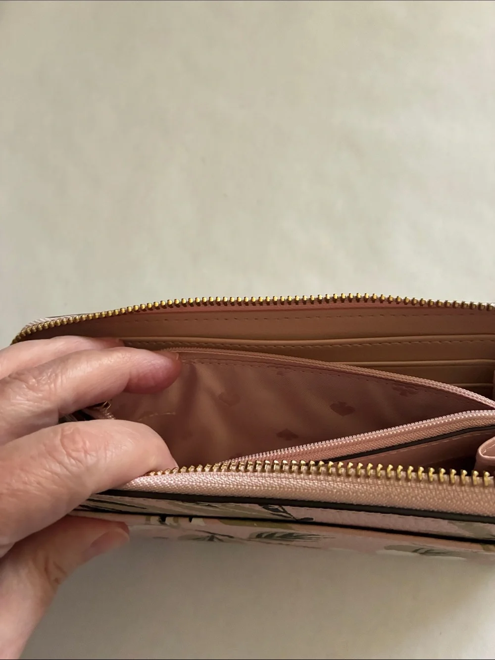 kate spade zip around